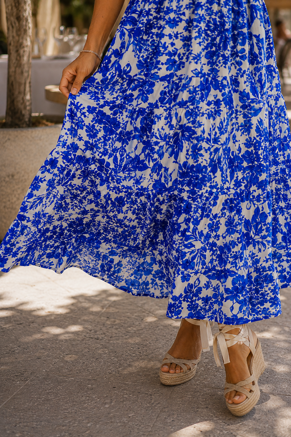 Robe longue fleurie à manches volantées et taille marquée – My Fashion Glow