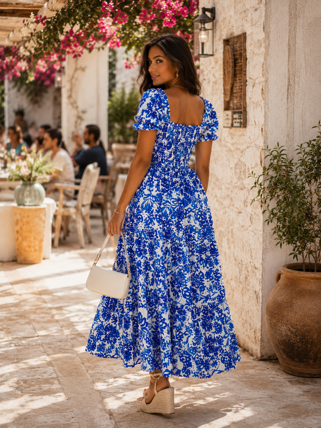 Robe Longue Fleurie Bleue – Coupe Évasée & Taille Marquée