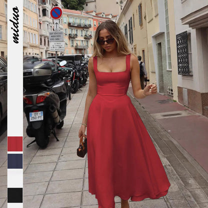 Robe col carré fluide – Élégante & légère pour l’été